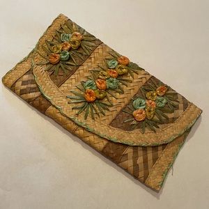 Vintage Whicker Floral Embroidery Clutch
